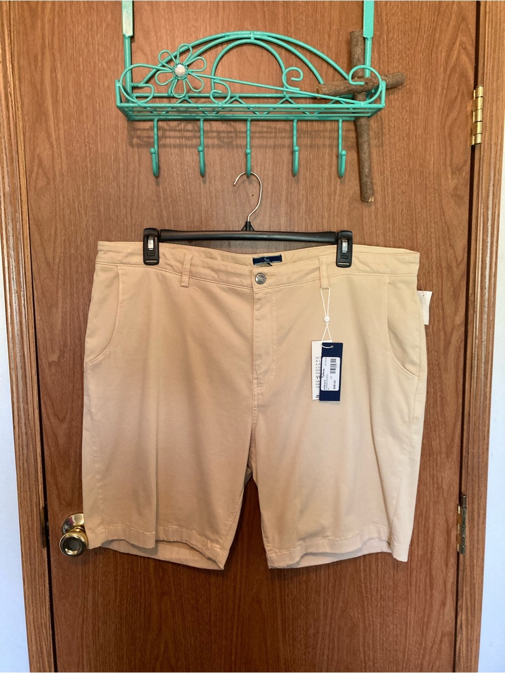 Men's Flat Front Chino Shorts in Tan - Casual Comfort